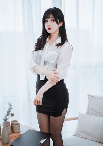 老师扒开腿裸私密无遮让人摸_加长未删减版在线观看