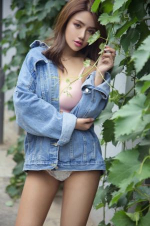美女露出尿口喷水无遮挡_BD英语动漫免费观看
