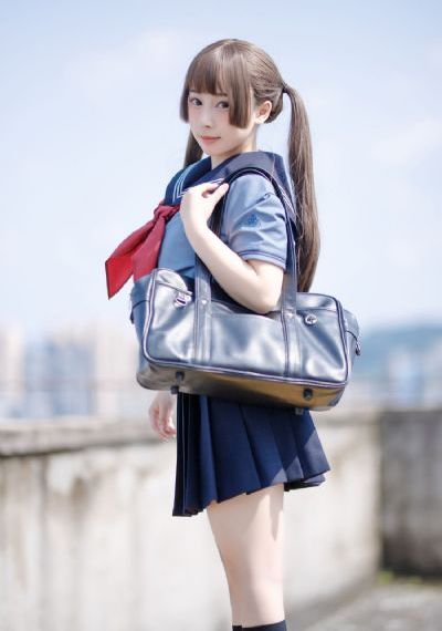 女同桌自慰还嗯嗯地叫喷水了_1080免费高清观看
