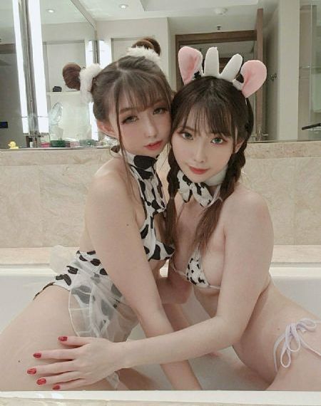 大胸比基尼美女视频_BD国语在线手机播放