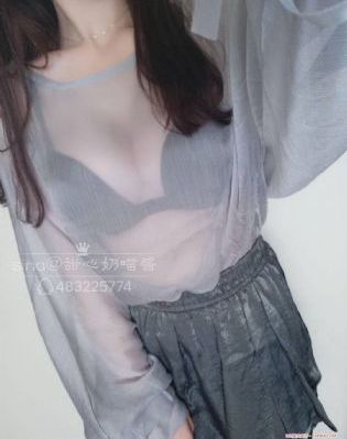 动漫女生蹲在地上拉粑粑视频_蓝光神马在线观看